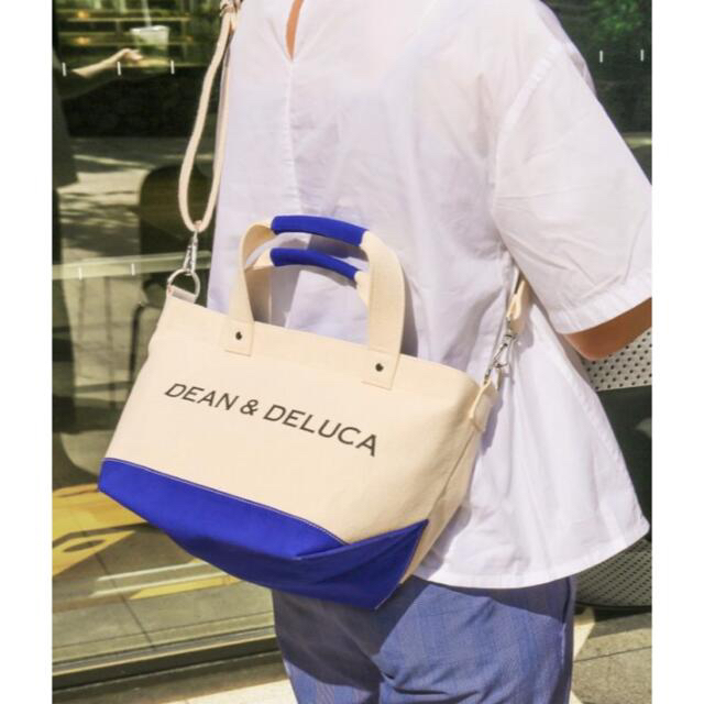 DEAN & DELUCA(ディーンアンドデルーカ)の⭐️DEAN&DELUCA⭐️ディーンアンドデルーカ★限定トートバッグ⭐️ブルー レディースのバッグ(トートバッグ)の商品写真