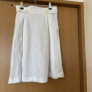 アメリエルマジェスティックレゴン(amelier MAJESTIC LEGON)の白　スカート(ひざ丈スカート)