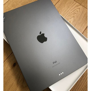 アップル(Apple)の【超美品】iPad Air 4 オマケ付き(タブレット)