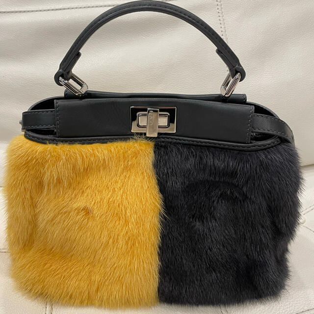 FENDI(フェンディ)のFENDIミンクファー　ピーカブーミニ レディースのバッグ(ハンドバッグ)の商品写真