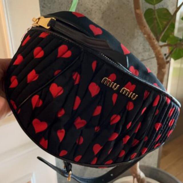 miu miu ボディバッグ ウエストポーチ❤️ miu miu ボディバッグ ウエストポーチ❤️