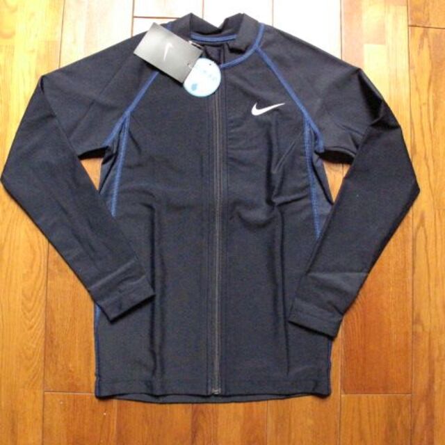 NIKE(ナイキ)の新品　Nike　水着上下セット キッズ/ベビー/マタニティのキッズ服男の子用(90cm~)(水着)の商品写真