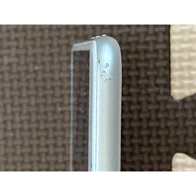 【送料無料！】iPhone 8/64GB/Silver（A1906 ） 4