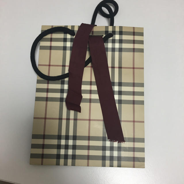 BURBERRY(バーバリー)のバーバリー 紙袋 チェック リボン付き レディースのバッグ(ショップ袋)の商品写真