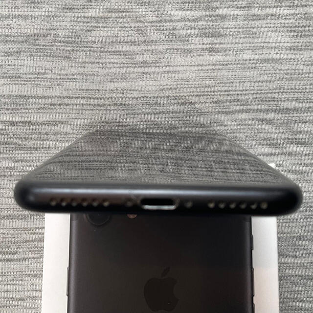 iPhone(アイフォーン)のApple iPhone7 32GB Black MNCM2J/A スマホ/家電/カメラのスマートフォン/携帯電話(スマートフォン本体)の商品写真