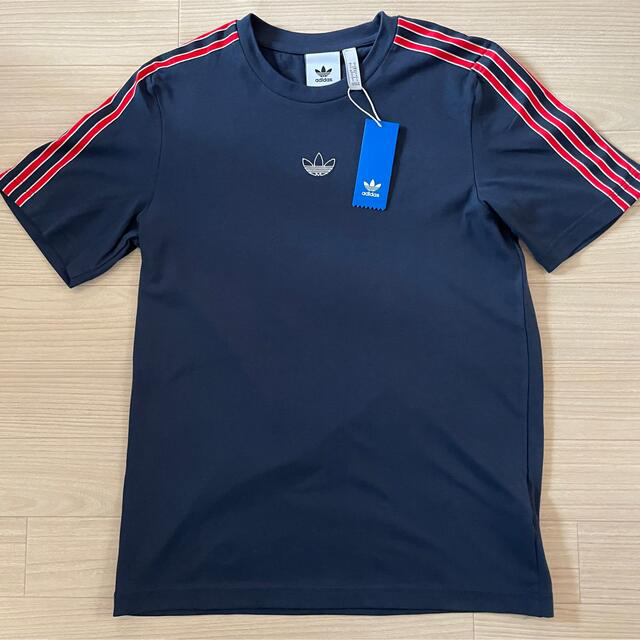 adidas(アディダス)の新品輸入LサイズアディダスTシャツ メンズのトップス(Tシャツ/カットソー(半袖/袖なし))の商品写真