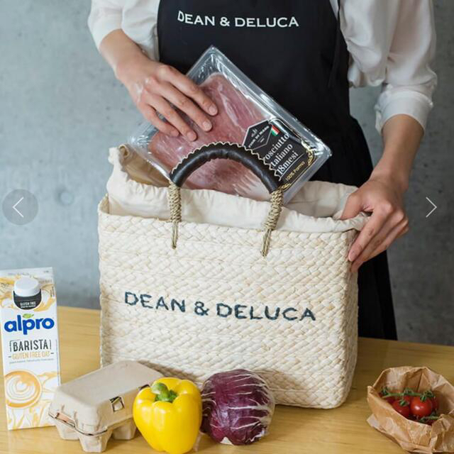 DEAN & DELUCA(ディーンアンドデルーカ)の【新品未使用】DEAN＆DELUCA×BEAMS COUTURE　保冷カゴバッグ レディースのバッグ(かごバッグ/ストローバッグ)の商品写真