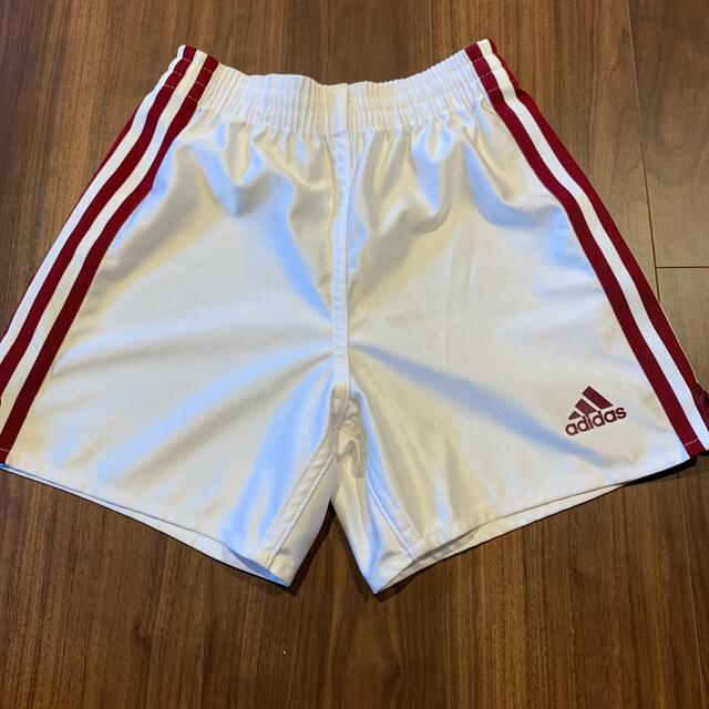 adidas(アディダス)のadidas ショートパンツ　140cm キッズ/ベビー/マタニティのキッズ服男の子用(90cm~)(パンツ/スパッツ)の商品写真