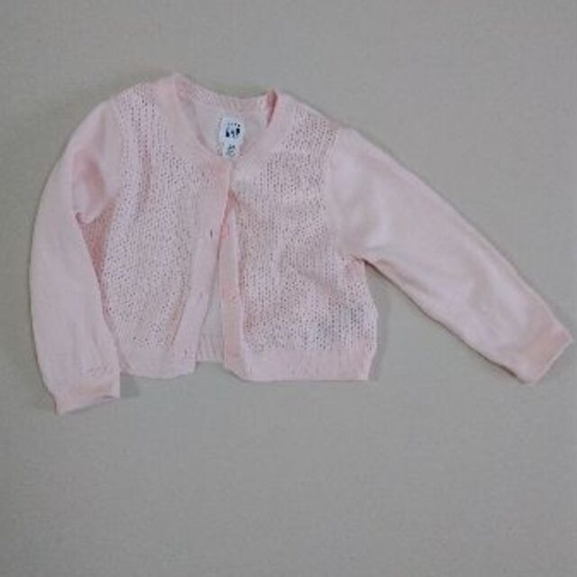 GAP(ギャップ)のカーディガン80センチ キッズ/ベビー/マタニティのベビー服(~85cm)(カーディガン/ボレロ)の商品写真