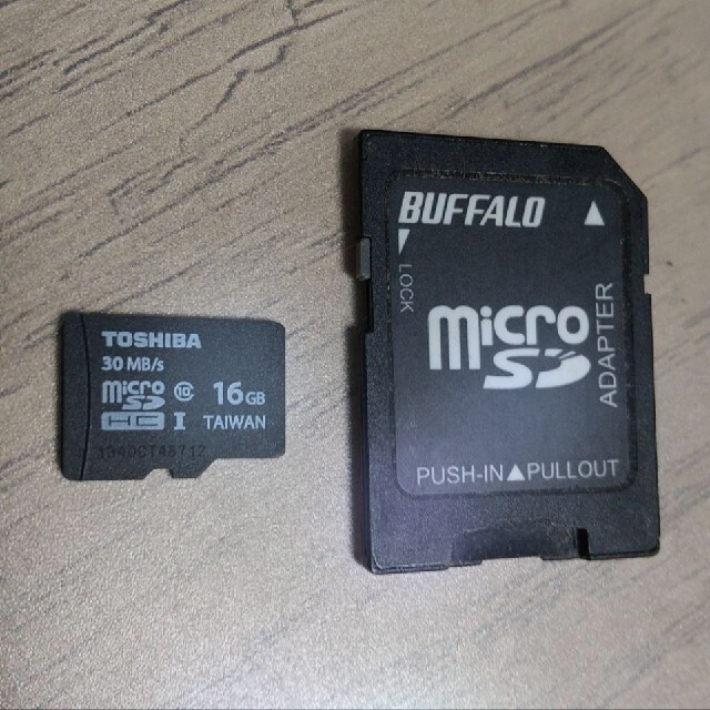 東芝(トウシバ)のMicroSD 16GB TOSHIBA スマホ/家電/カメラのスマートフォン/携帯電話(その他)の商品写真