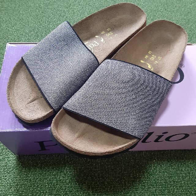 BIRKENSTOCK(ビルケンシュトック)のBIRKENSTOCK　Papillio　シルバー　ラメ レディースの靴/シューズ(サンダル)の商品写真