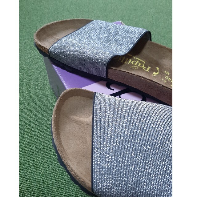 BIRKENSTOCK(ビルケンシュトック)のBIRKENSTOCK　Papillio　シルバー　ラメ レディースの靴/シューズ(サンダル)の商品写真