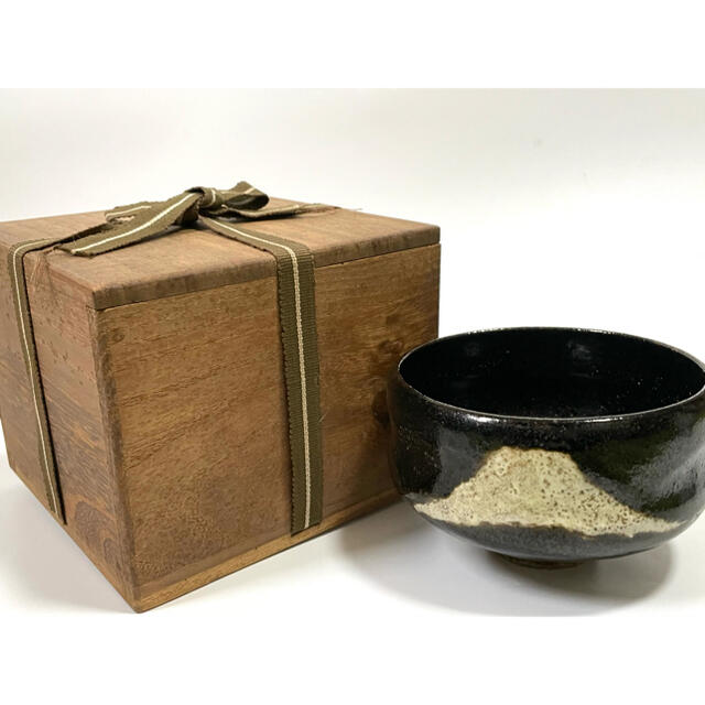 骨董骨董　楽焼　黒楽　富士山　不二　抹茶碗　黒茶碗　箱付