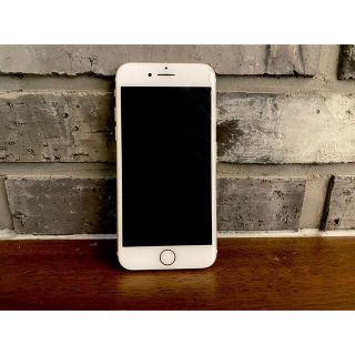 アイフォーン(iPhone)のiPhone7 本体 128GB ホワイト(スマートフォン本体)