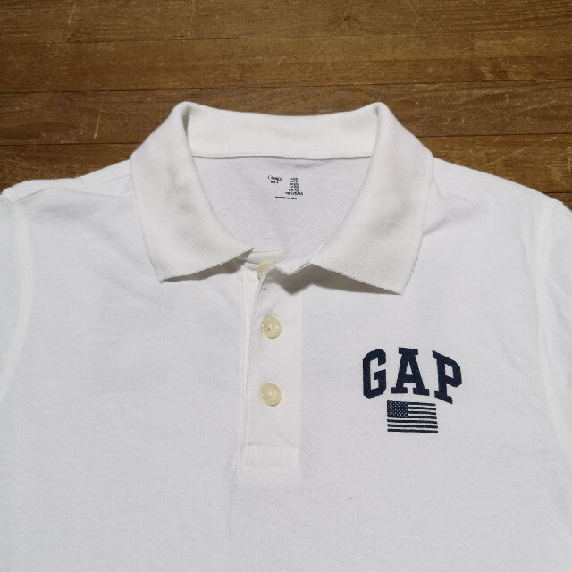 GAP(ギャップ)のGap　プリントポロシャツ　XSサイズ　薄手 レディースのトップス(ポロシャツ)の商品写真