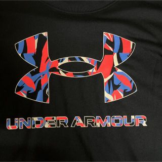 アンダーアーマー(UNDER ARMOUR)のアンダーアーマーunder armor超カッコイイデザインのT XLサイズ(Tシャツ/カットソー(半袖/袖なし))