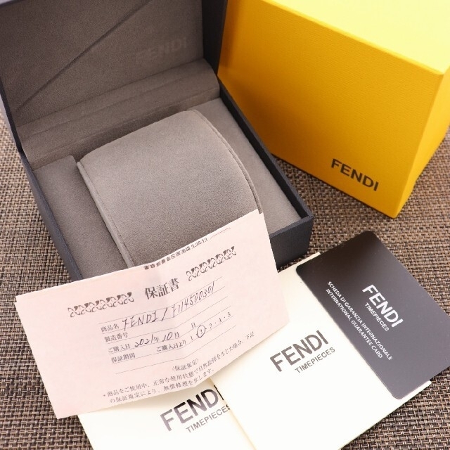 付属品付き【未使用品】FENDI 動作良好/クラシコ 新品電池 114 人気