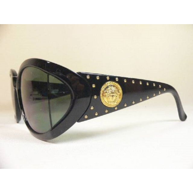 Gianni Versace(ジャンニヴェルサーチ)の★ ベルサーチ ビンテージサングラス MOD.495 スタッズ付 VERSACE メンズのファッション小物(サングラス/メガネ)の商品写真