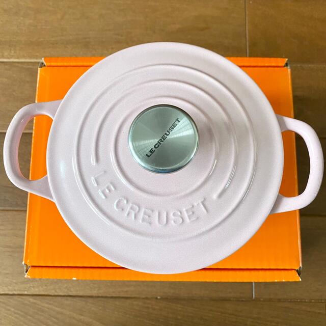 LE CREUSET(ルクルーゼ)のル・クルーゼ ココット ロンド シフォンピンク 14cm インテリア/住まい/日用品のキッチン/食器(鍋/フライパン)の商品写真