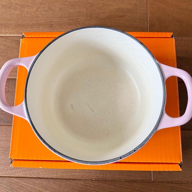 LE CREUSET(ルクルーゼ)のル・クルーゼ ココット ロンド シフォンピンク 14cm インテリア/住まい/日用品のキッチン/食器(鍋/フライパン)の商品写真