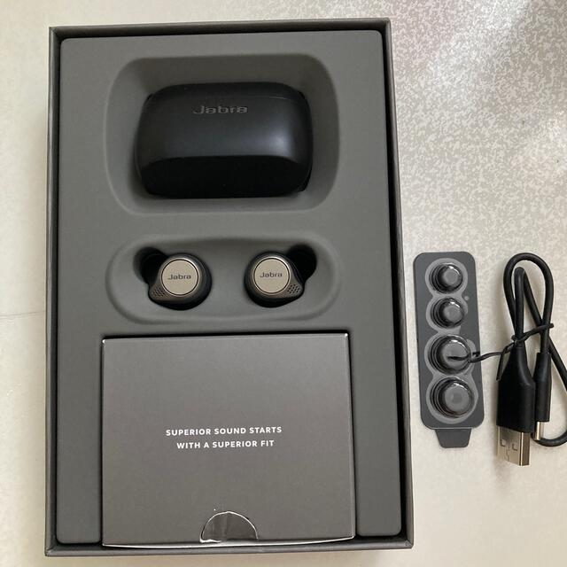 Jabra Elite 75t  イヤホン　Titanium Black スマホ/家電/カメラのオーディオ機器(ヘッドフォン/イヤフォン)の商品写真