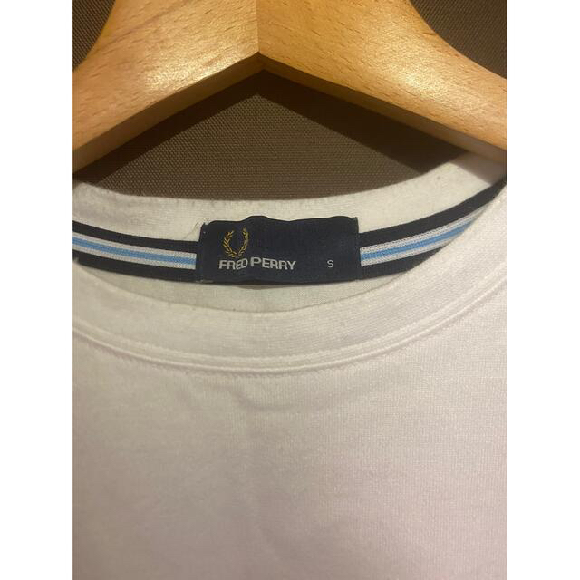 FRED PERRY(フレッドペリー)のフレットペリー　白Tシャツ メンズのトップス(Tシャツ/カットソー(半袖/袖なし))の商品写真