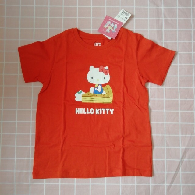 ハローキティ(ハローキティ)のユニクロ×ハローキティ★オレンジ系Tシャツ(130) エンタメ/ホビーのおもちゃ/ぬいぐるみ(キャラクターグッズ)の商品写真