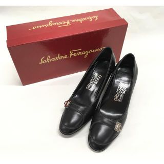 サルヴァトーレフェラガモ(Salvatore Ferragamo)のフェラガモ パンプス 黒 6 1/2 5㎝ヒール 黒(ハイヒール/パンプス)