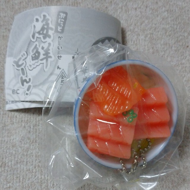 マグロサーモン丼 ぷにっと海鮮どーん ガチャガチャ ガチャ カプセルトイ エンタメ/ホビーのフィギュア(その他)の商品写真