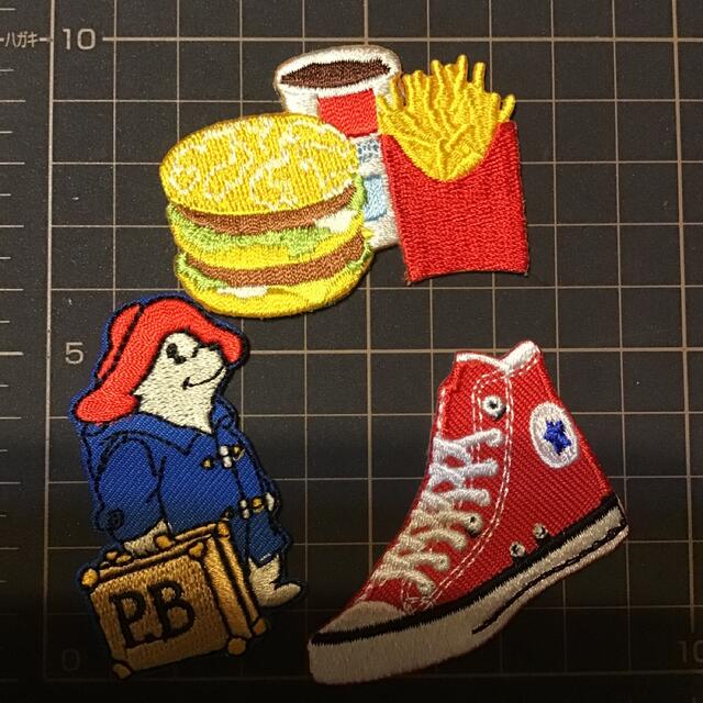 刺繍アイロンワッペン☆パディントンベアー☆ハンバーガーセット☆コンバースの通販 by クーポンでお得にどうぞ☆*:.｡. ｜ラクマ