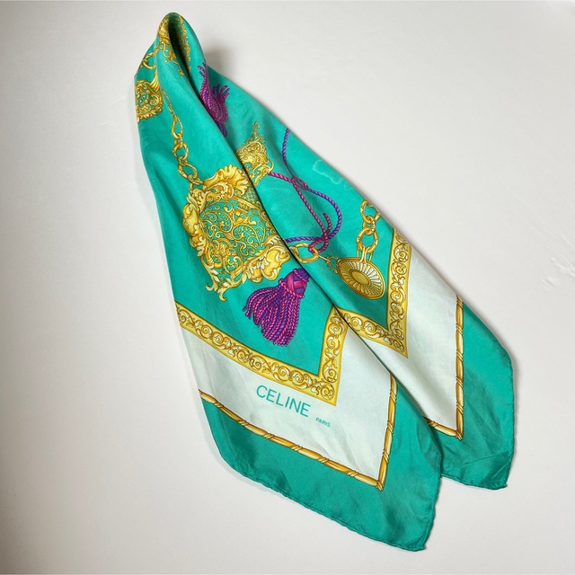 celine(セリーヌ)のCELINE セリーヌ ロゴ タッセル柄 大判 シルク スカーフ レディースのファッション小物(バンダナ/スカーフ)の商品写真