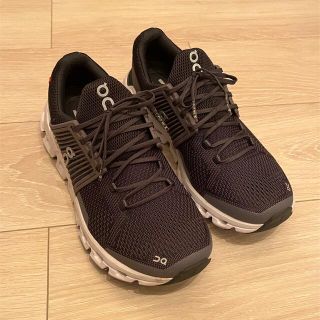 アシックス(asics)のon スニーカー  ランニングシューズ　US W7 グレー(スニーカー)