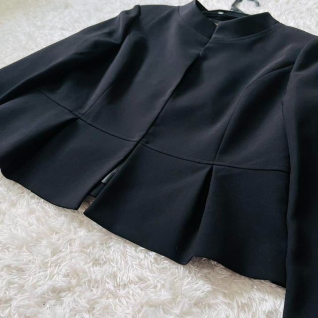 SOIR(ソワール)の【新品タグ付き】東京ソワール　ジャケットワンピースセットアップ　高級　黒　11号 レディースのフォーマル/ドレス(礼服/喪服)の商品写真