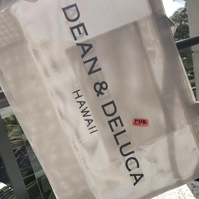 DEAN & DELUCA(ディーンアンドデルーカ)のディーンアンドデルーカ　メッシュトート　ハワイ　リッツカールトン限定　白　 レディースのバッグ(トートバッグ)の商品写真