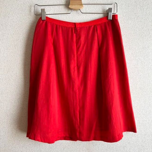 23区(ニジュウサンク)の⭐️タグ付き⭐️自由区　膝丈スカート　フレアスカート  赤　レッド　カラー　40 レディースのスカート(ひざ丈スカート)の商品写真