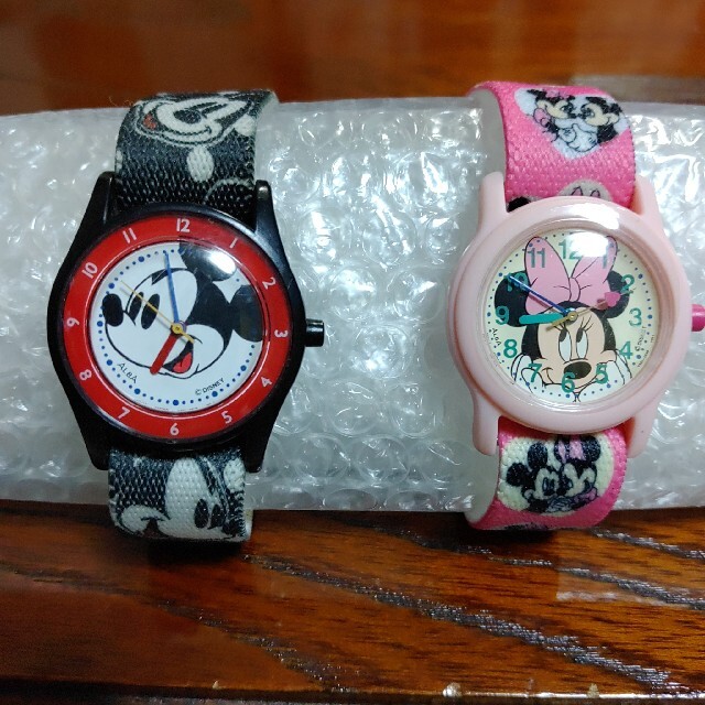 Disney(ディズニー)の腕時計　ジュニア　ミッキー　ミニー　2個セット キッズ/ベビー/マタニティのこども用ファッション小物(腕時計)の商品写真