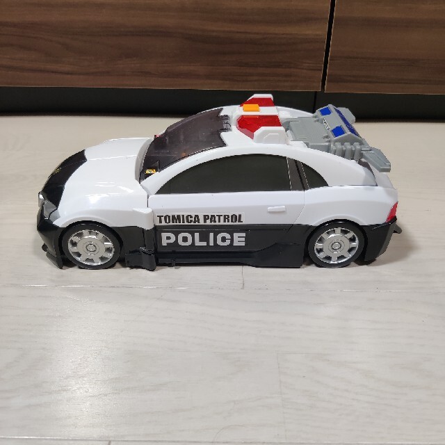 Takara Tomy(タカラトミー)のTOMICA　パトロールPOLICE キッズ/ベビー/マタニティのおもちゃ(電車のおもちゃ/車)の商品写真