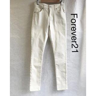 フォーエバートゥエンティーワン(FOREVER 21)の超美品★ Forever21  スキニージーンズパンツ24/オフ白/レディライク(デニム/ジーンズ)