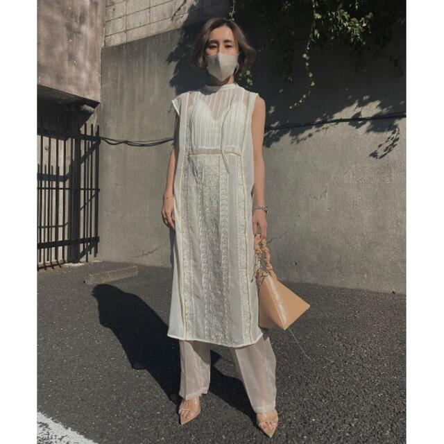 Ameri VINTAGE(アメリヴィンテージ)の【大幅値下げ】MEDI EMBROIDERY LONG TOP レディースのワンピース(ロングワンピース/マキシワンピース)の商品写真