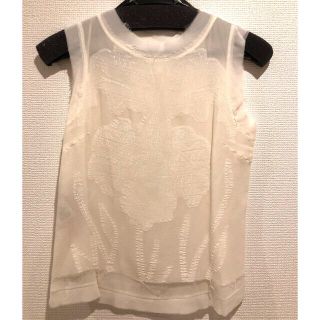 マルタンマルジェラ(Maison Martin Margiela)のマルジェラ ノースリーブ シアー シルク 刺繍 タンクトップ 白 ホワイト(カットソー(半袖/袖なし))