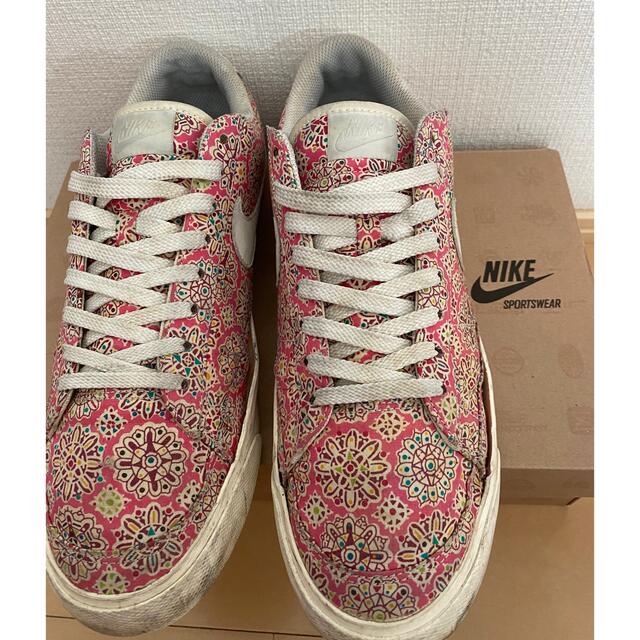 NIKE(ナイキ)のNIKE WMNS BLAZER LOW ナイキ ブレザー ジャンク メンズの靴/シューズ(スニーカー)の商品写真