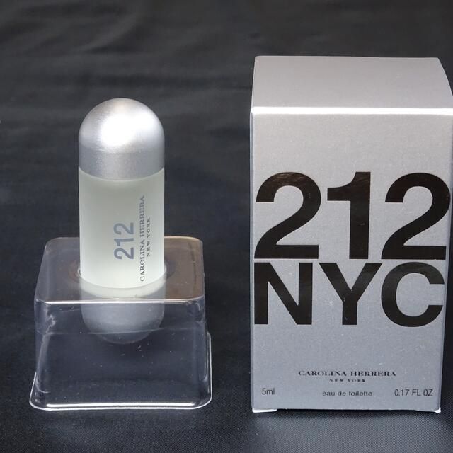 CAROLINA HERRERA(キャロライナヘレナ)の最後です！　キャロライナヘレラ 212 NYC 5ml 香水 オードトワレ 新品 コスメ/美容の香水(ユニセックス)の商品写真