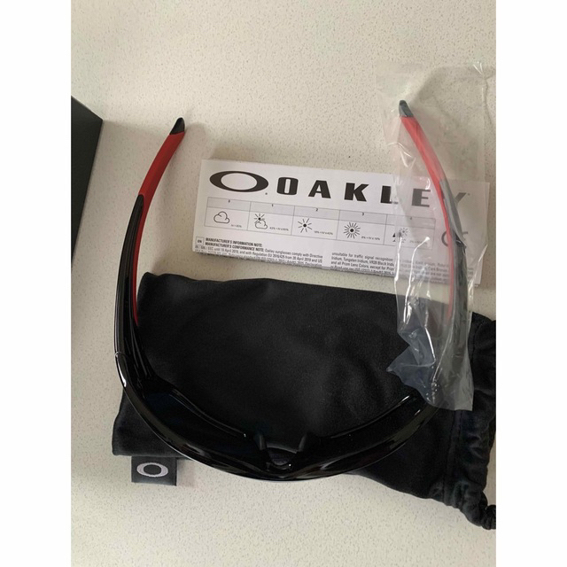 Oakley(オークリー)の【新品、未使用】オークリーバルブ メンズのファッション小物(サングラス/メガネ)の商品写真