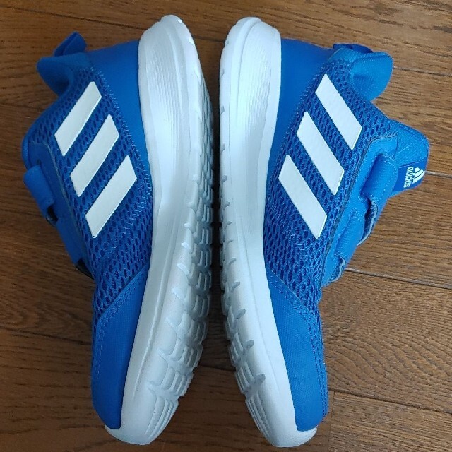 adidas(アディダス)の専用23.5cm キッズ/ベビー/マタニティのキッズ靴/シューズ(15cm~)(スニーカー)の商品写真