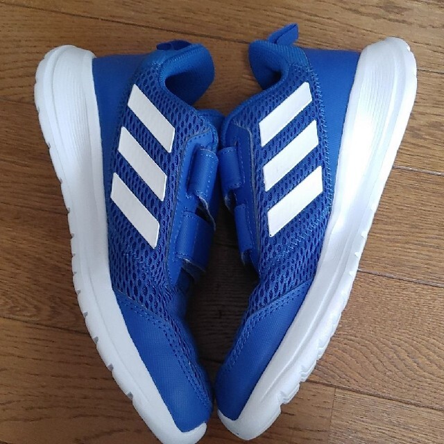 adidas(アディダス)の専用23.5cm キッズ/ベビー/マタニティのキッズ靴/シューズ(15cm~)(スニーカー)の商品写真