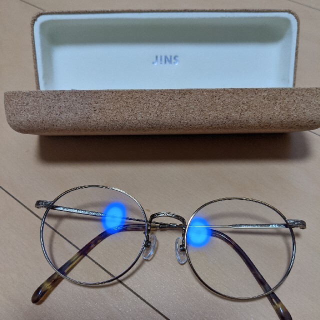 JINSのメガネ