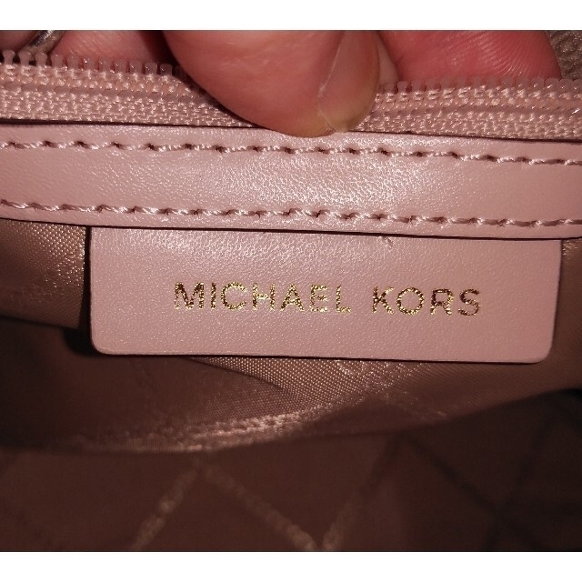 Michael Kors(マイケルコース)の大愛様お取り置き品！MICHAEL KORS ショルダーバッグピンクベージュ レディースのバッグ(ショルダーバッグ)の商品写真