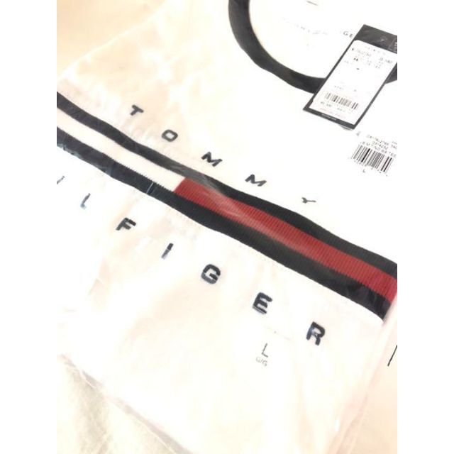 TOMMY HILFIGER(トミーヒルフィガー)のTOMMY HILFIGER オンライン限定ボックスロゴTシャツ Lサイズ メンズのトップス(Tシャツ/カットソー(半袖/袖なし))の商品写真