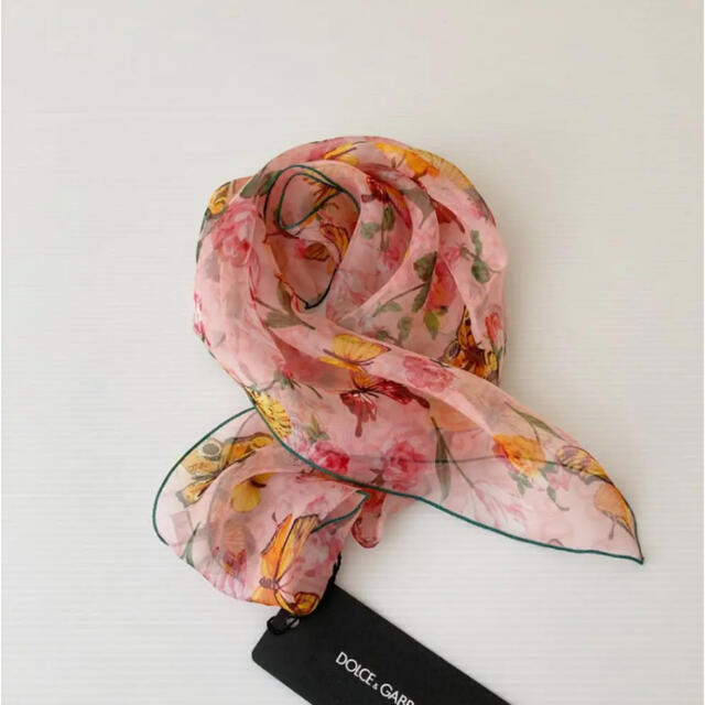 DOLCE&GABBANA(ドルチェアンドガッバーナ)の新品タグ付き⭐️ ドルチェ&ガッバーナ シルク スカーフ バタフライ柄 ドルガバ レディースのファッション小物(バンダナ/スカーフ)の商品写真
