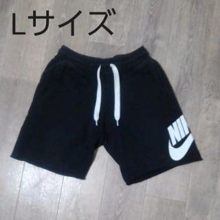 ナイキ(NIKE)のナイキ 切りっ放し ハーフパンツ ブラック Lサイズ(ショートパンツ)